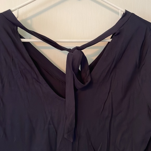 NWT Loft Navy Tie-Back V-Neck light weight shirt! - Picture 4 of 6
